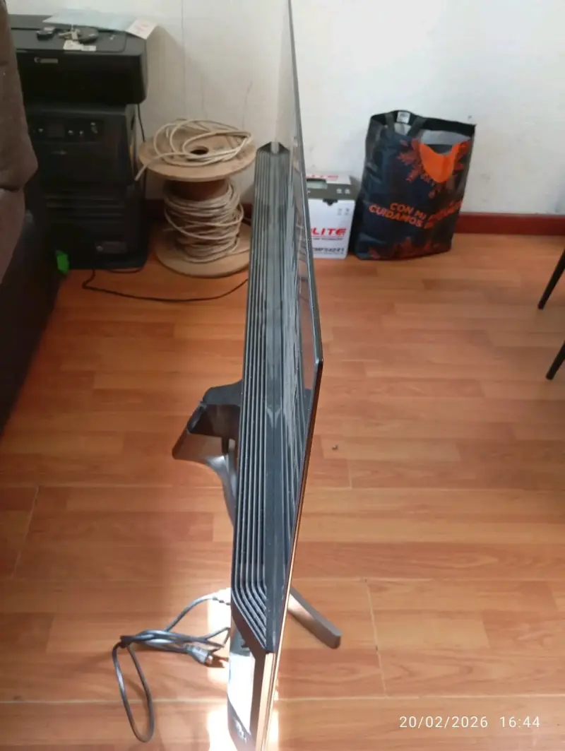 Televisor pantalla plana 55" - 3