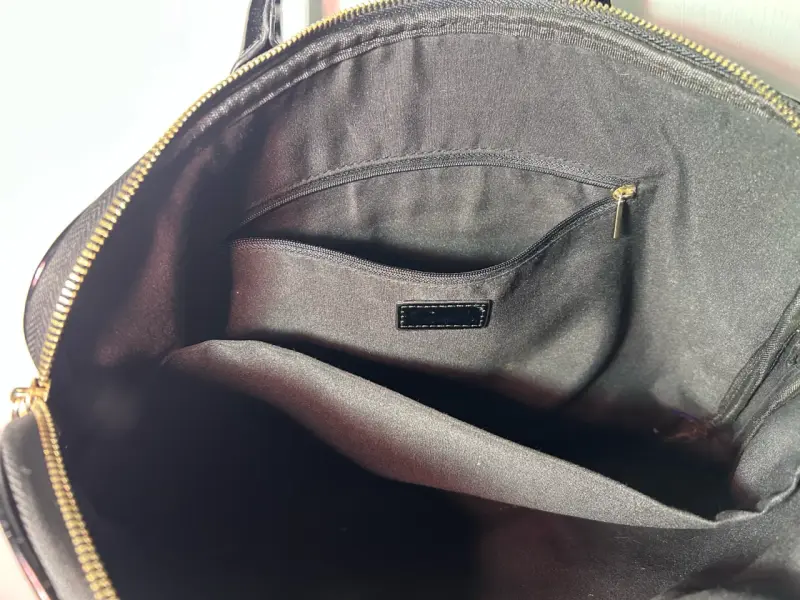 Bolso negro tipo cocodrilo marca Gacel - 3