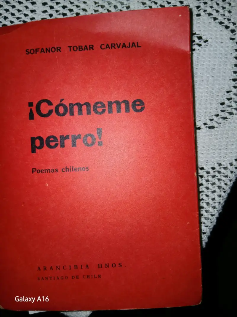 Libro ¡Cómete Perro! Poemas Chilenos