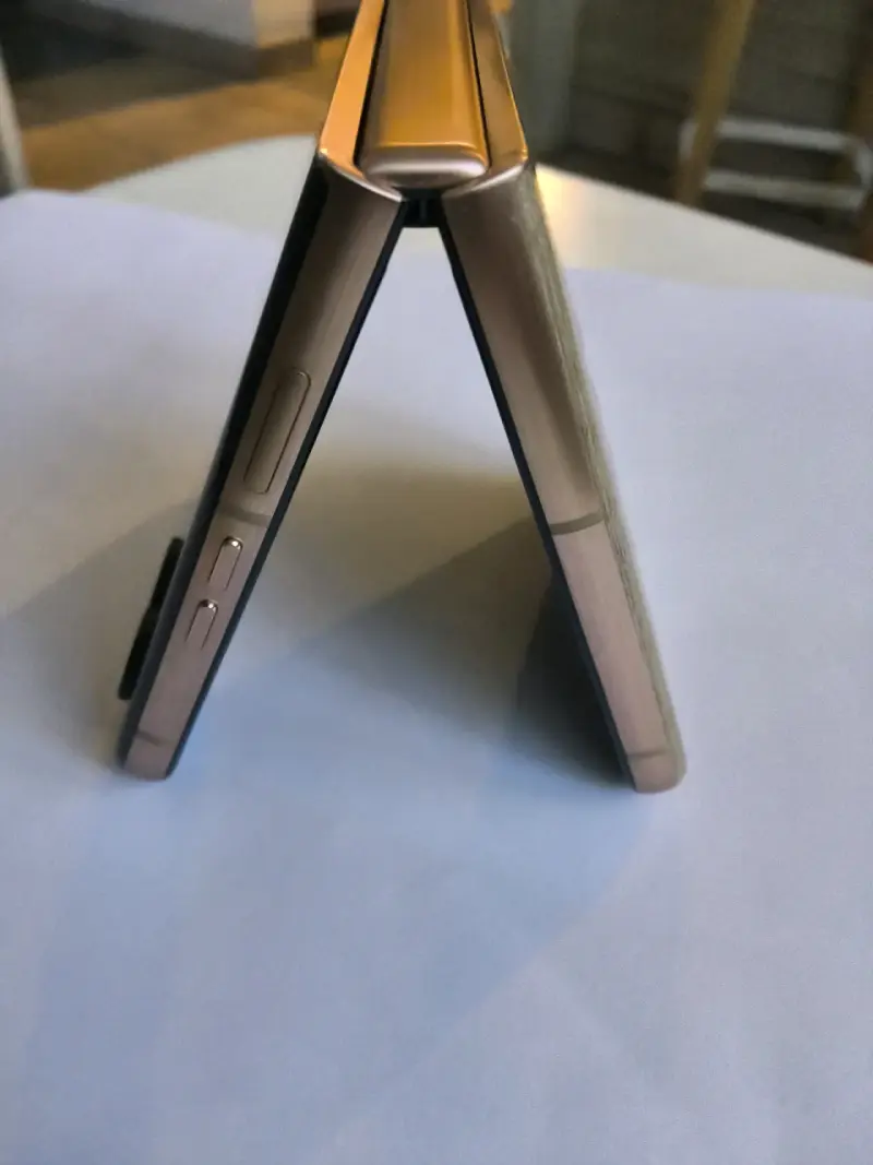 Smartphone Motorola Razr 60 ultra 512Gb 16Gb Ram - 3