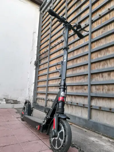 Scooter eléctrico negro - miniatura 4