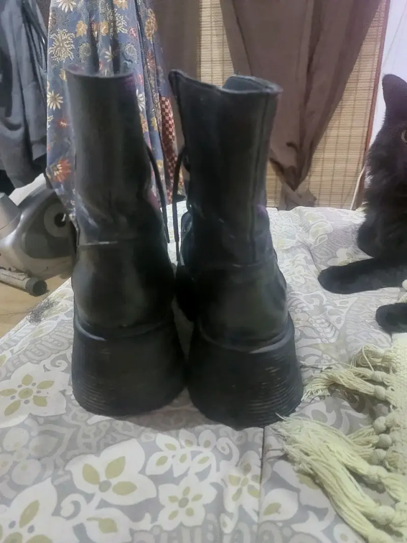 Botas negras de cuero - 1