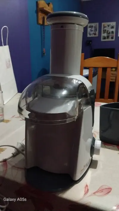 Extractor de jugos Madefesa - miniatura 3