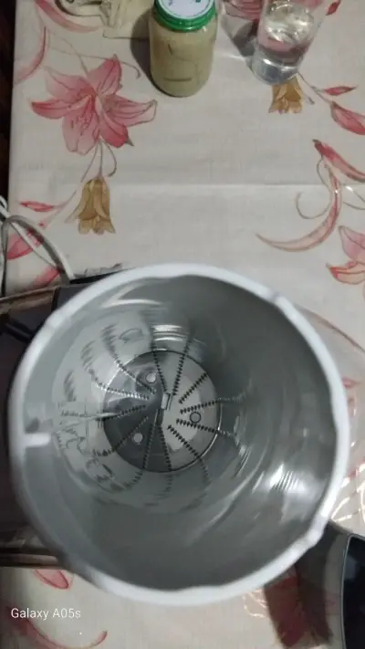 Extractor de jugos Madefesa - miniatura 4