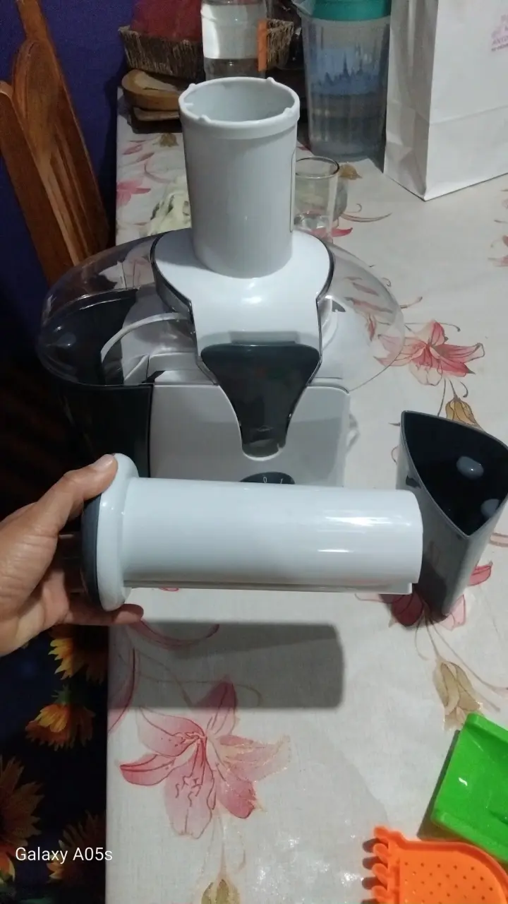 Extractor de jugos Madefesa - 5
