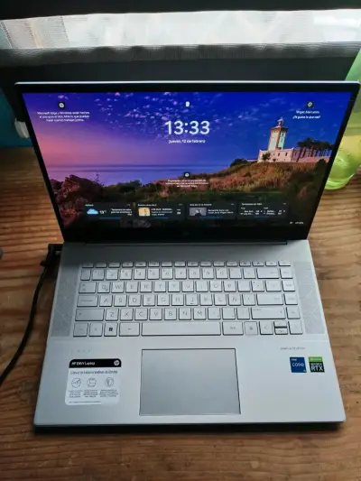 Notebook HP ENVY 15-ep1503la OLED - miniatura 1
