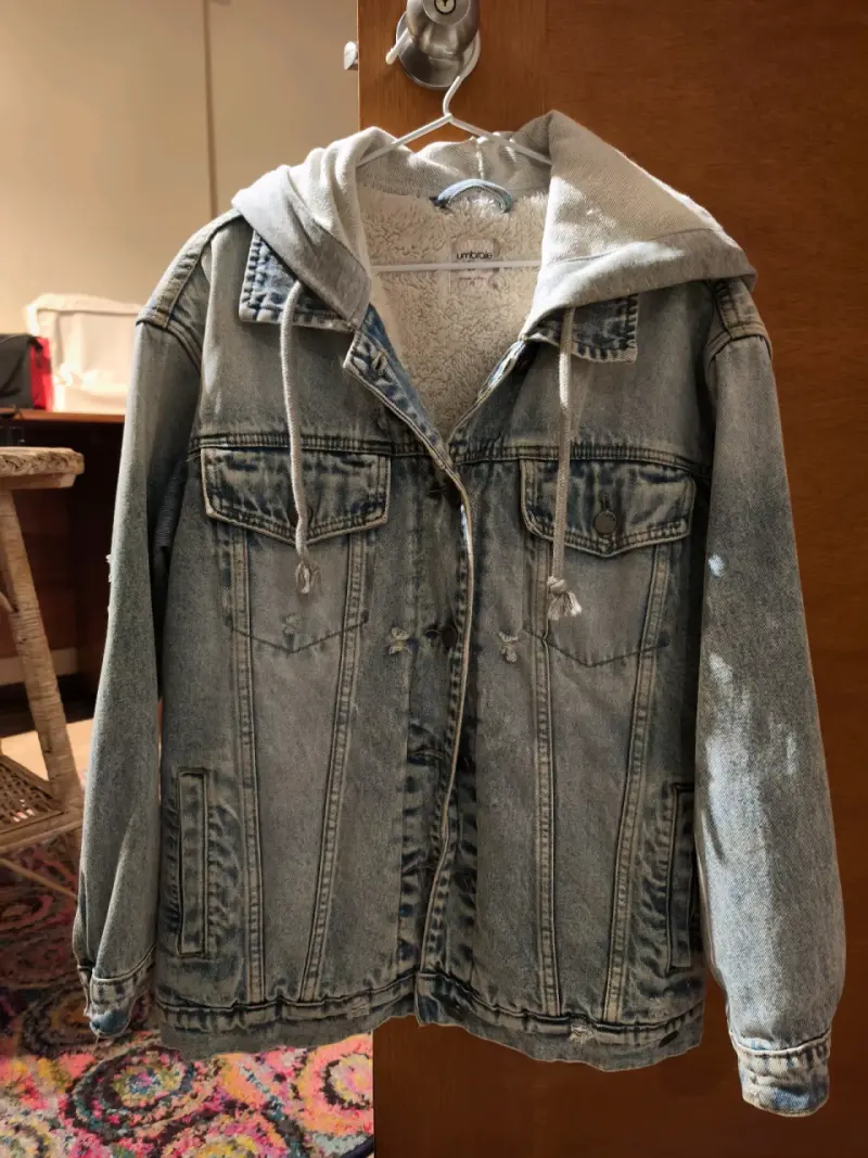 Chaqueta de mezclilla con capucha - 2