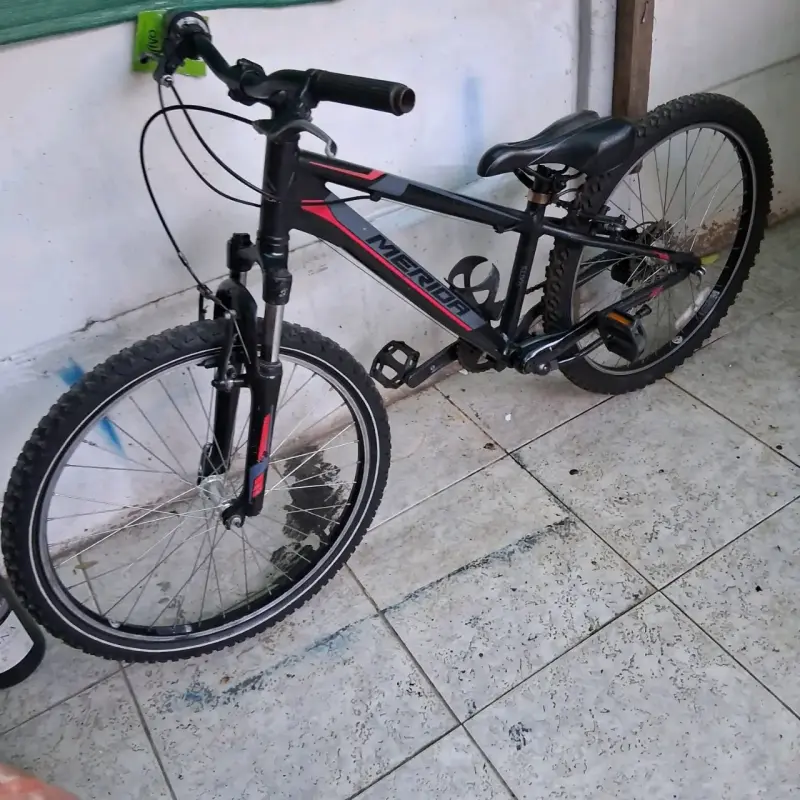 Bicicleta montaña Merida negra, aro 24 - 1