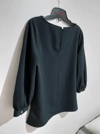 Blusa negra de manga larga - miniatura 4