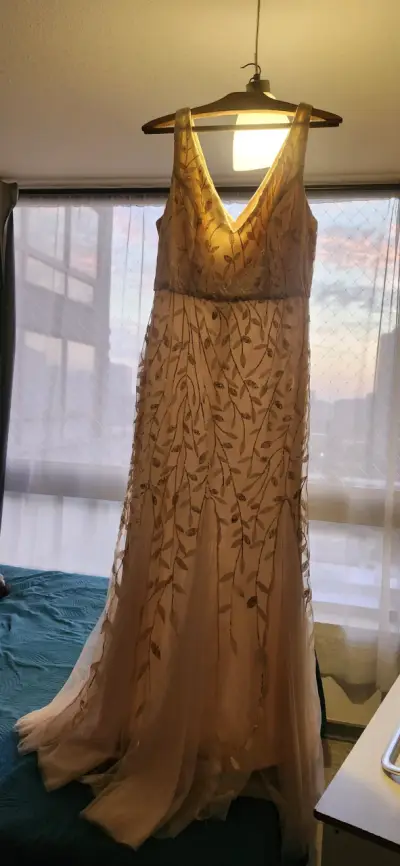 Vestido de fiesta elegante beige - miniatura 1