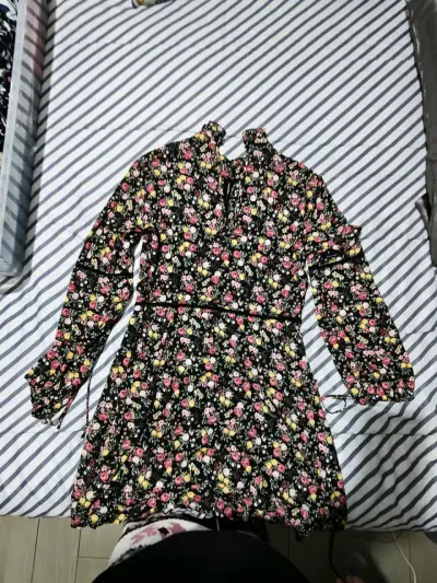 Vestido floral colorido - miniatura 2