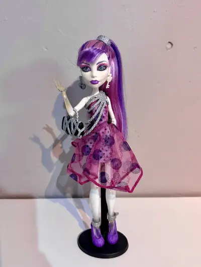 Monster High Dot Dead Gorgeous Spectra Muñeca - miniatura 1