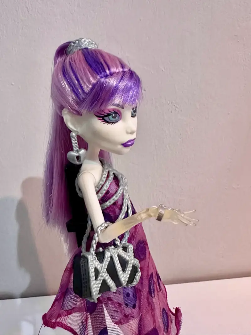 Monster High Dot Dead Gorgeous Spectra Muñeca - 2