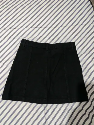 Mini falda negra con tachas - miniatura 2