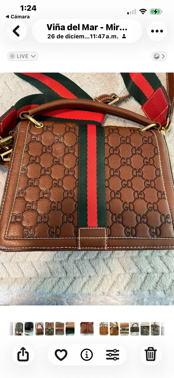 Cartera café con diseño grabado - 3