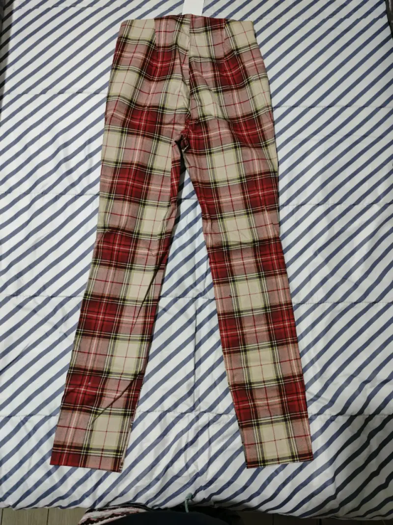 Pantalones de cuadros rojos y beige - 2