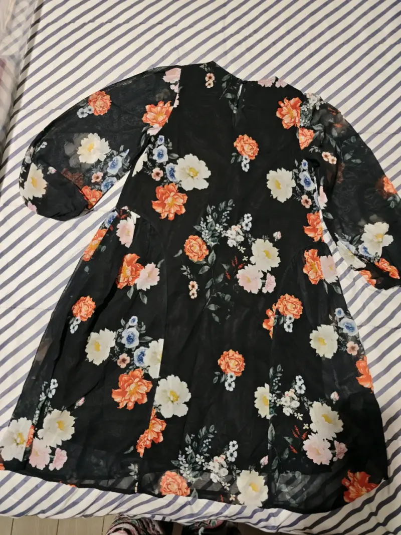 Vestido negro floral - 2