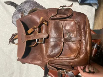 Mochila de cuero marrón - miniatura 1