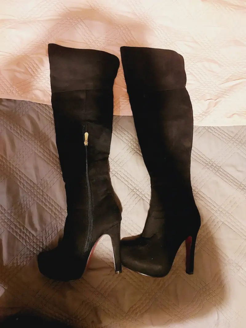 Botas negras de tacón alto - 1