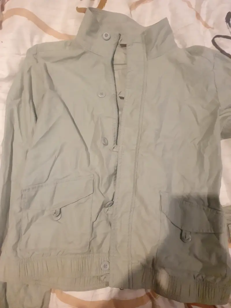 Chaqueta color beige clara - 1