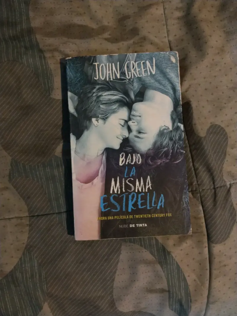 Libro Bajo la Misma Estrella