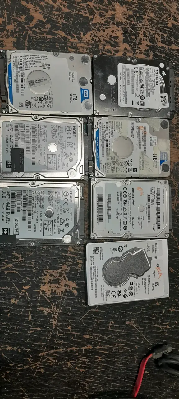 Varios discos duros usados 1TB