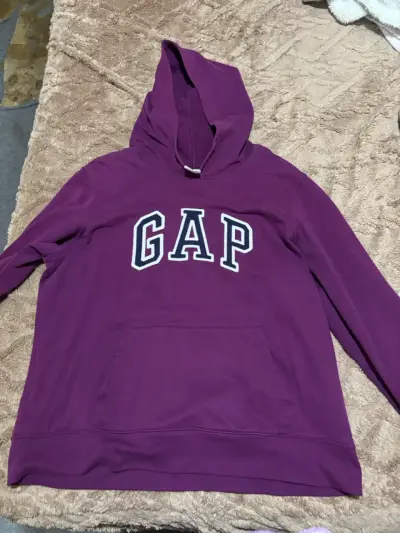 Polerón morado GAP con capucha - miniatura 1