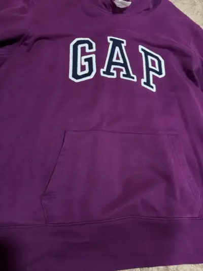 Polerón morado GAP con capucha - miniatura 5