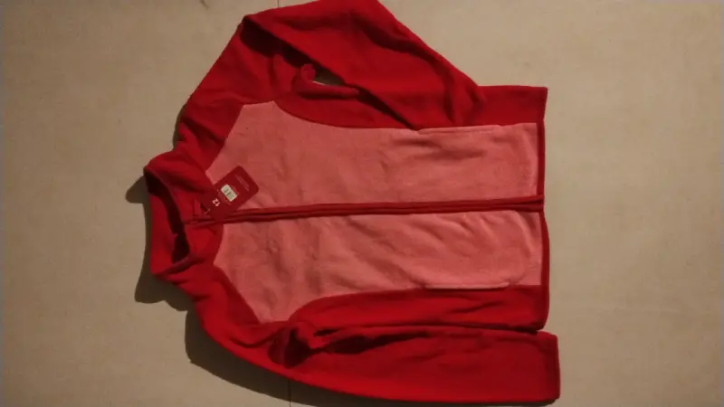Chaqueta polar roja nueva