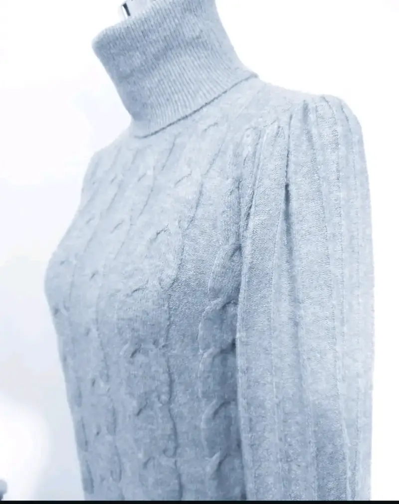 Vestido de punto gris con cuello alto - 3