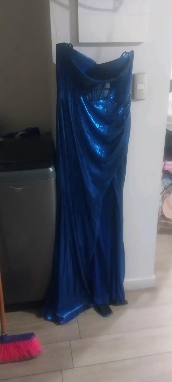 Vestido largo azul brillante - 1