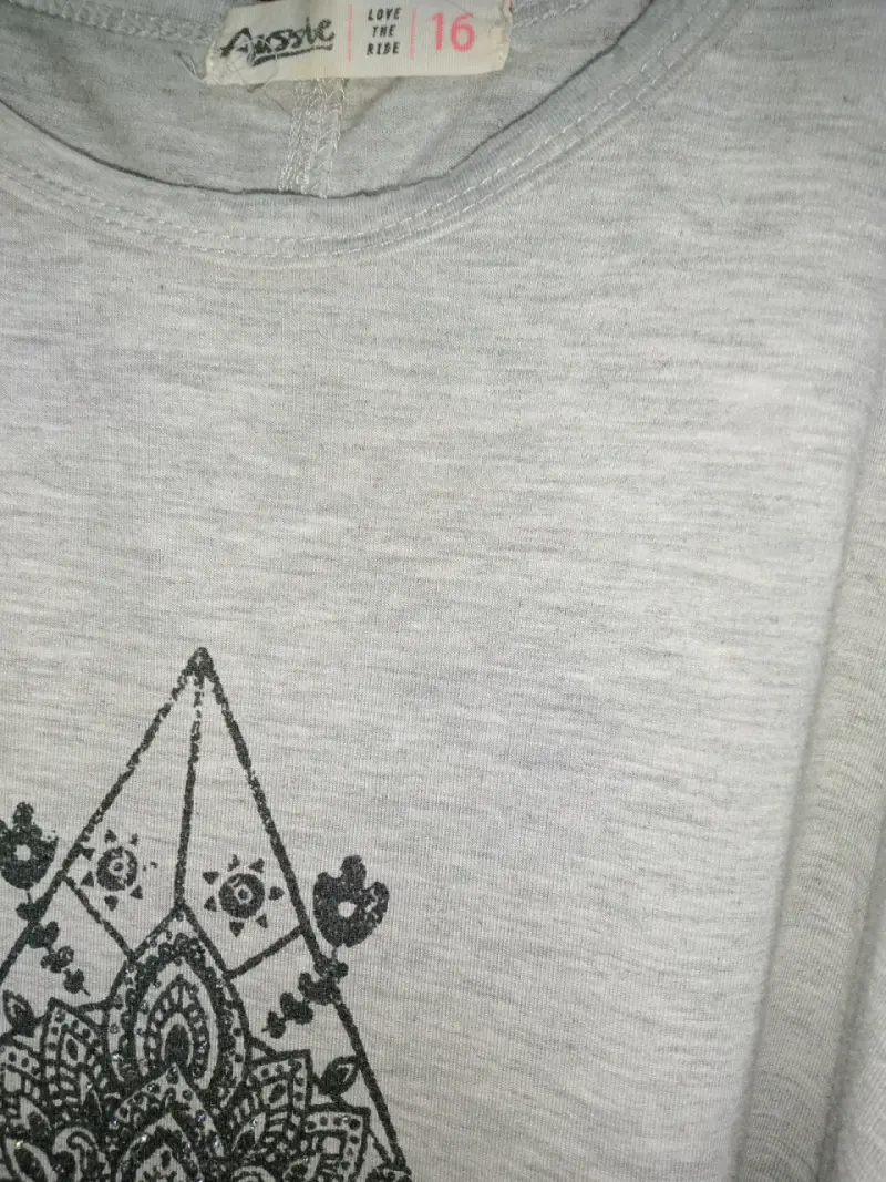 Polera gris estampada elefantes - 4