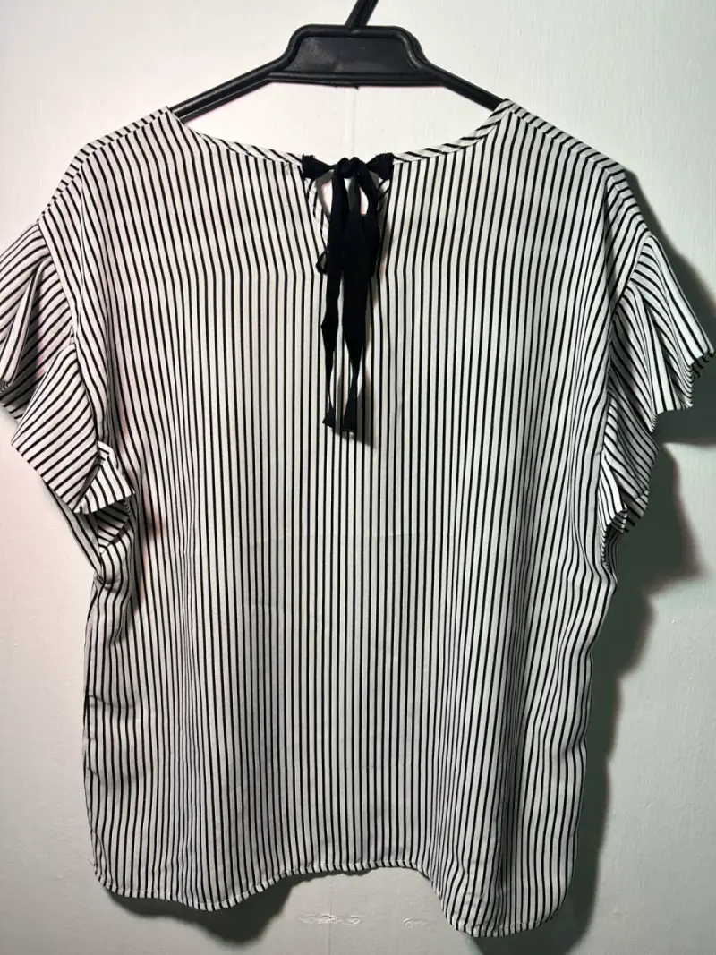 Blusa rayada blanco y negro - 1