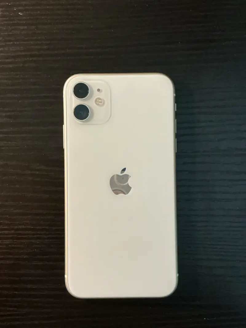 iPhone 11 blanco 64GB - 1