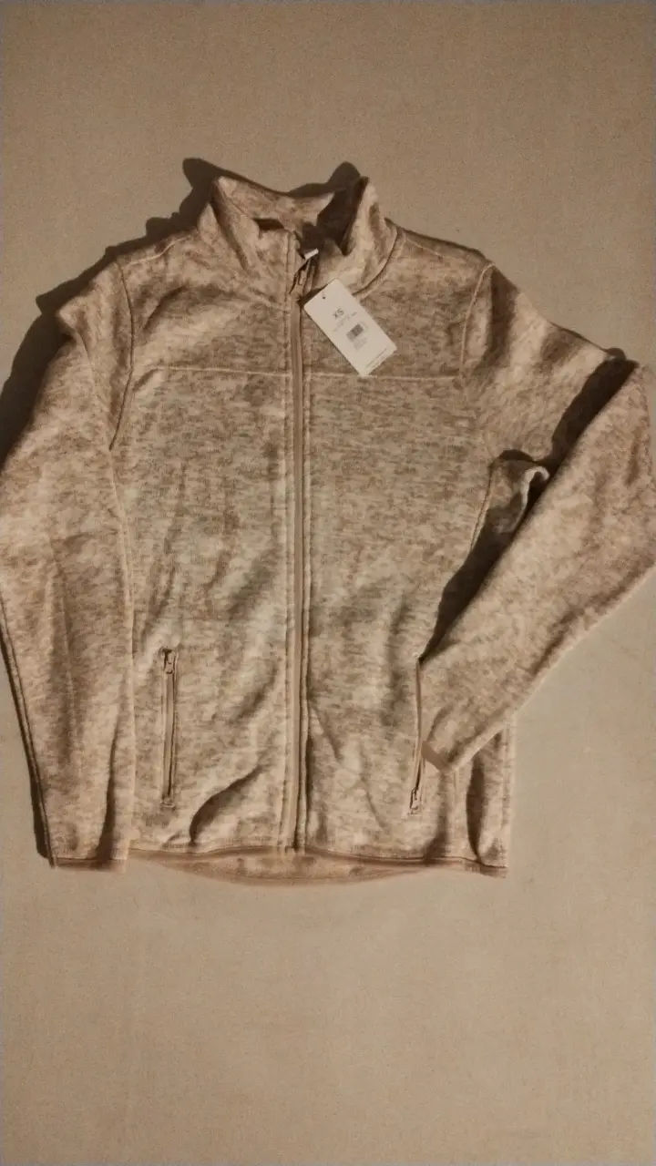 Polerón beige con cremallera