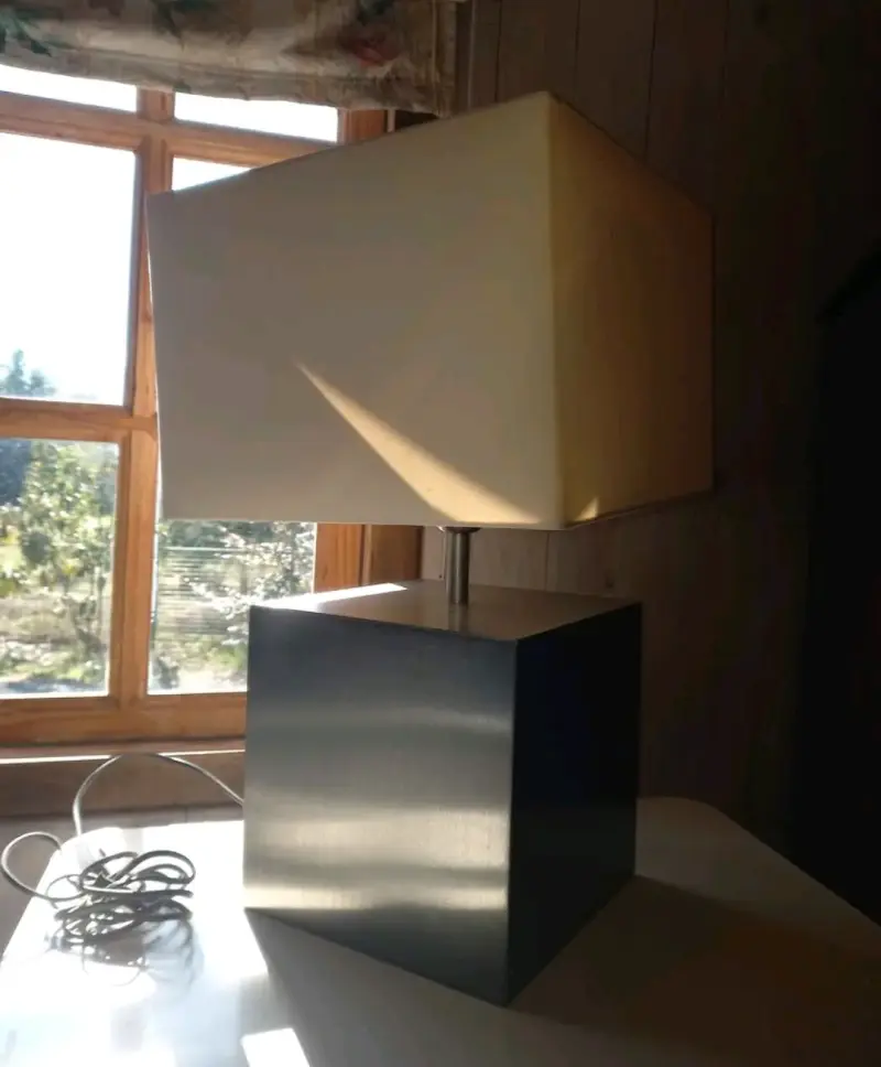 Lámpara de mesa moderna - 2