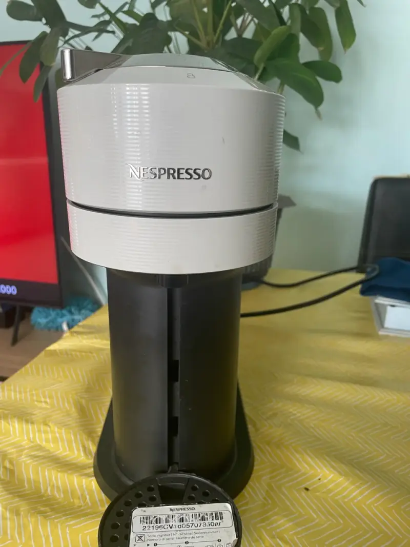 Cafetera Nespresso Vertuo - 1