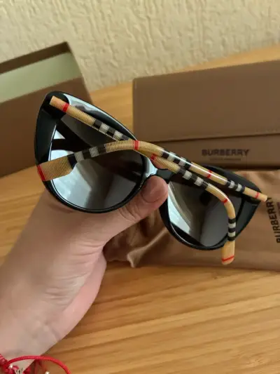 Gafas de sol Burberry negras - miniatura 2