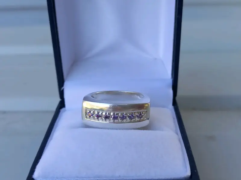 Anillo de plata con circonitas