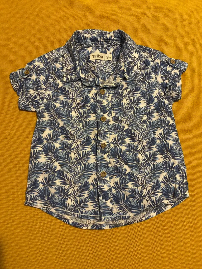 Camisa de niño estampada azul