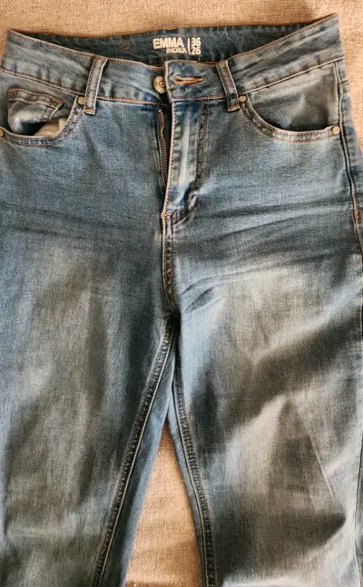 Jeans azul clásico - miniatura 4