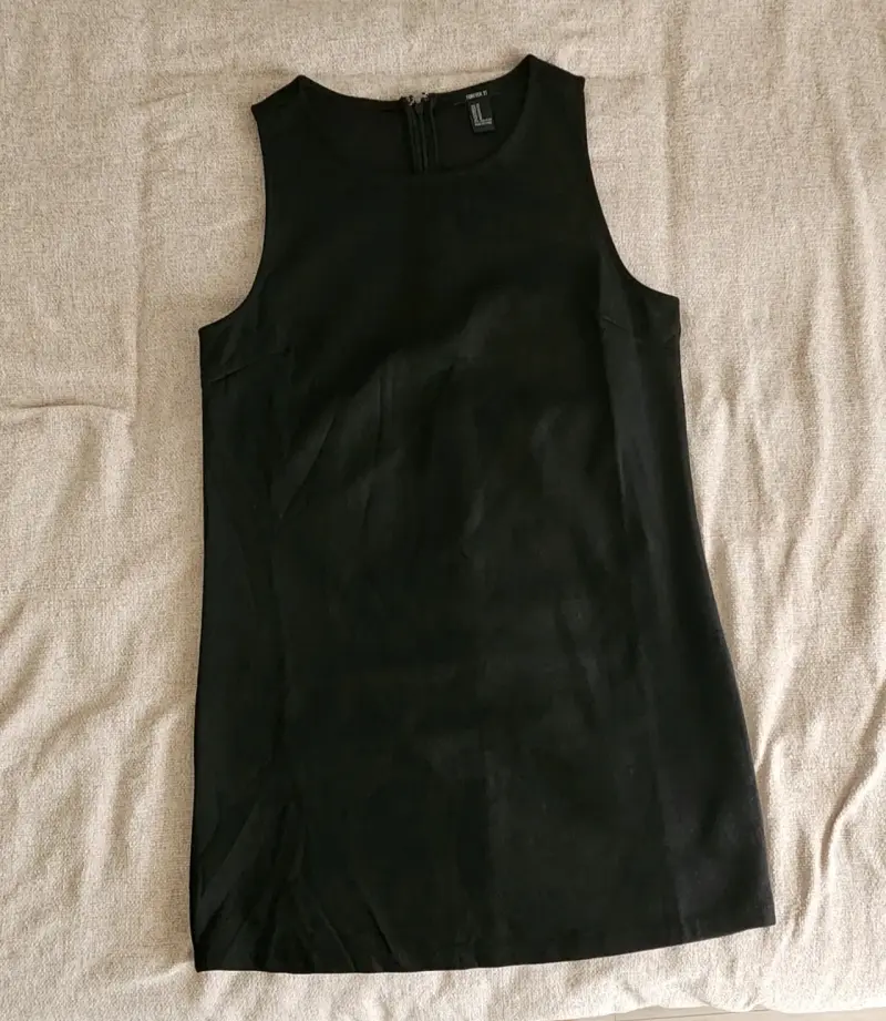 Vestido negro sin mangas - 4
