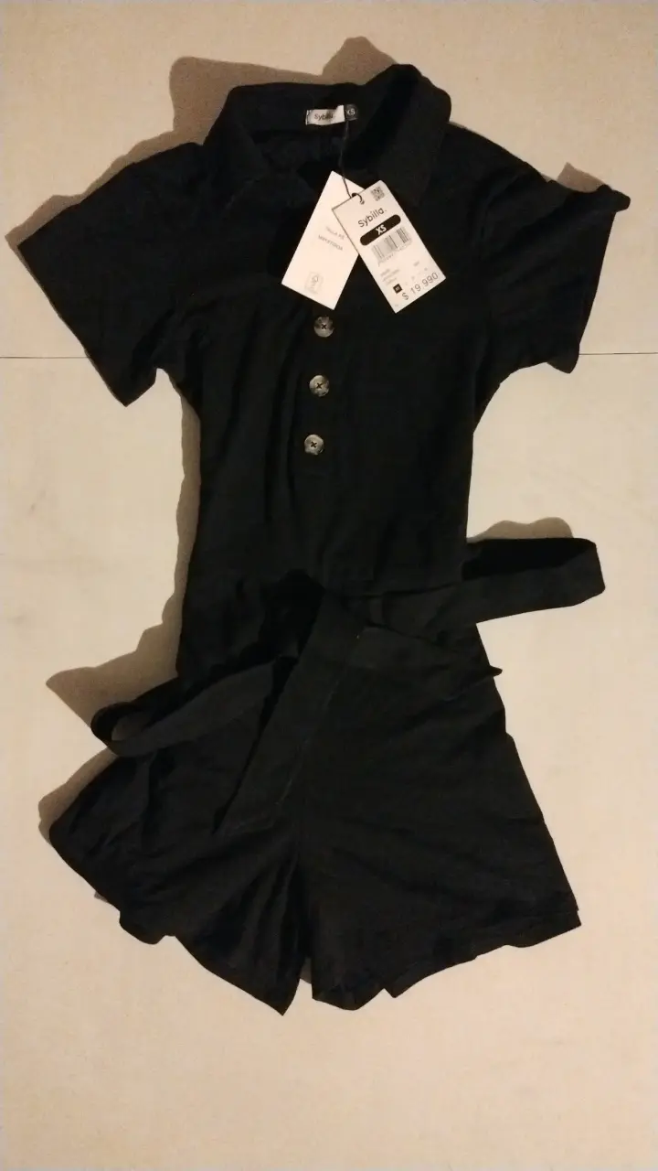 Enterito azul marino con botones
