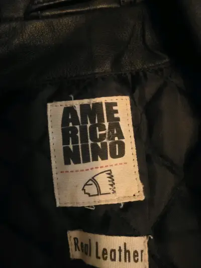 Chaqueta de cuero negra - miniatura 2