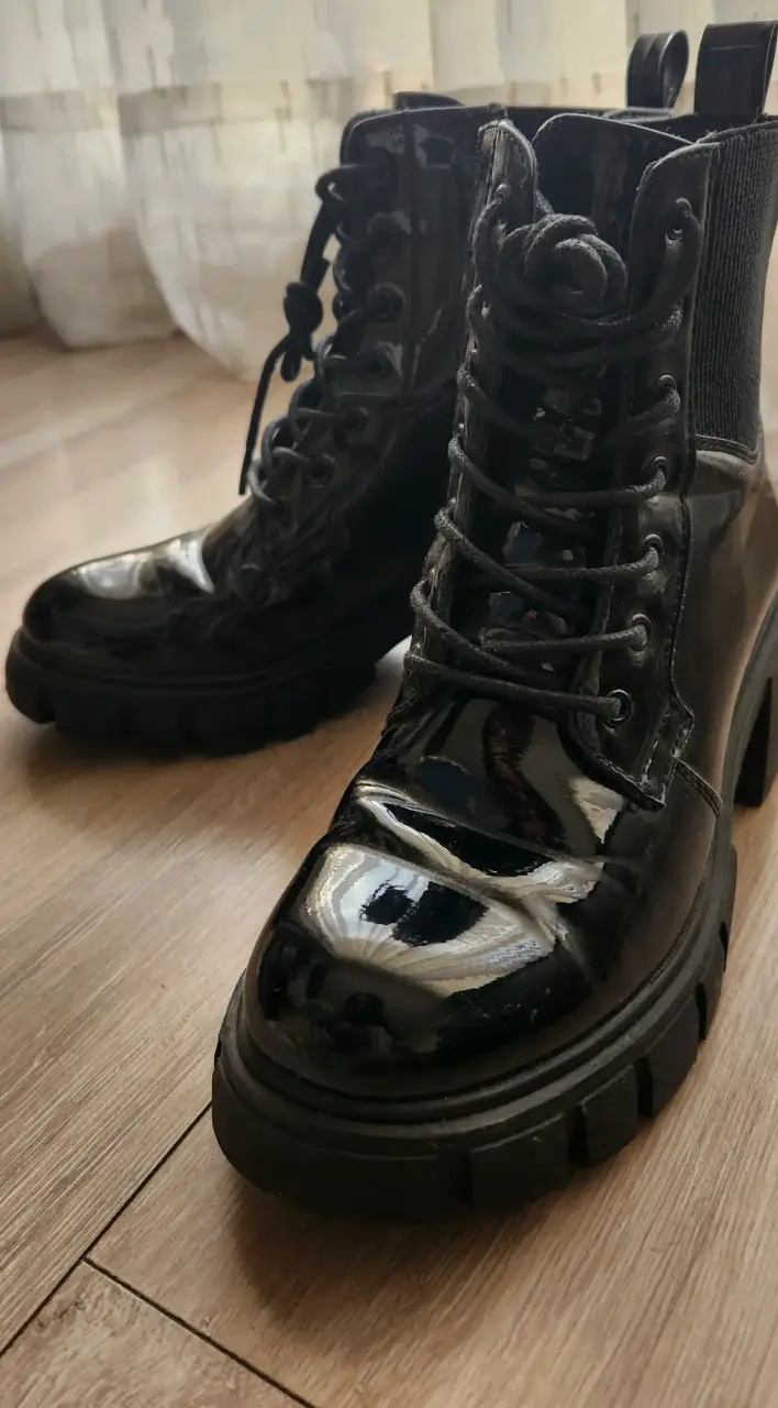 Botas negras de charol - 3