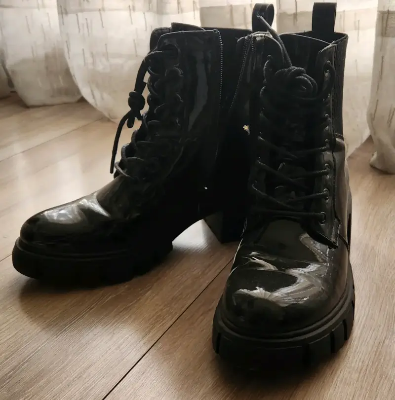 Botas negras de charol - 6