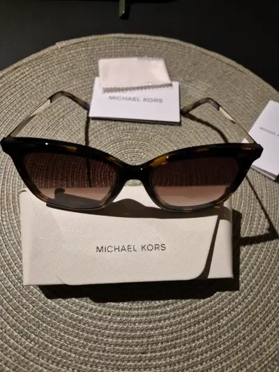 Gafas de sol Michael Kors. Modelo:Zermatt - 0MK207 - miniatura 1