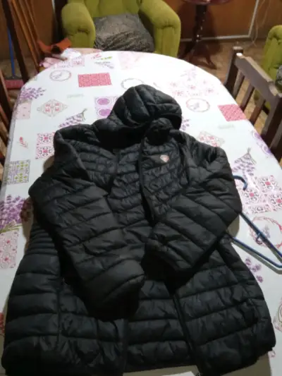 Parka negra acolchada - miniatura 2
