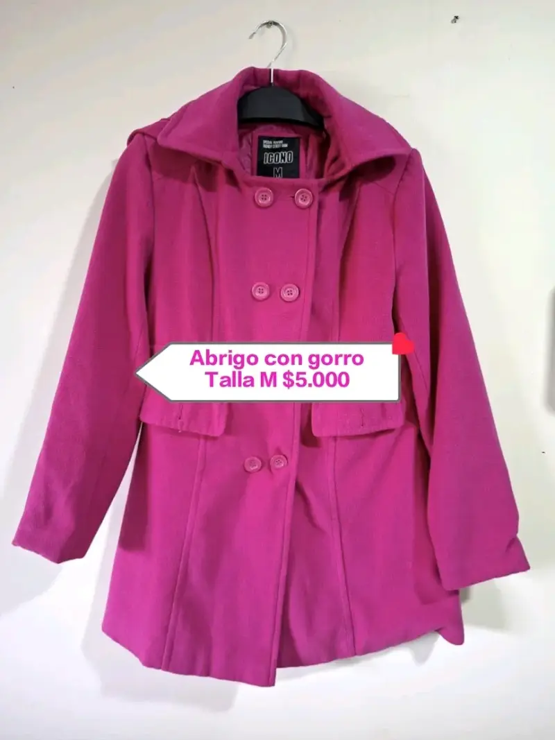 Abrigo rosado con gorro