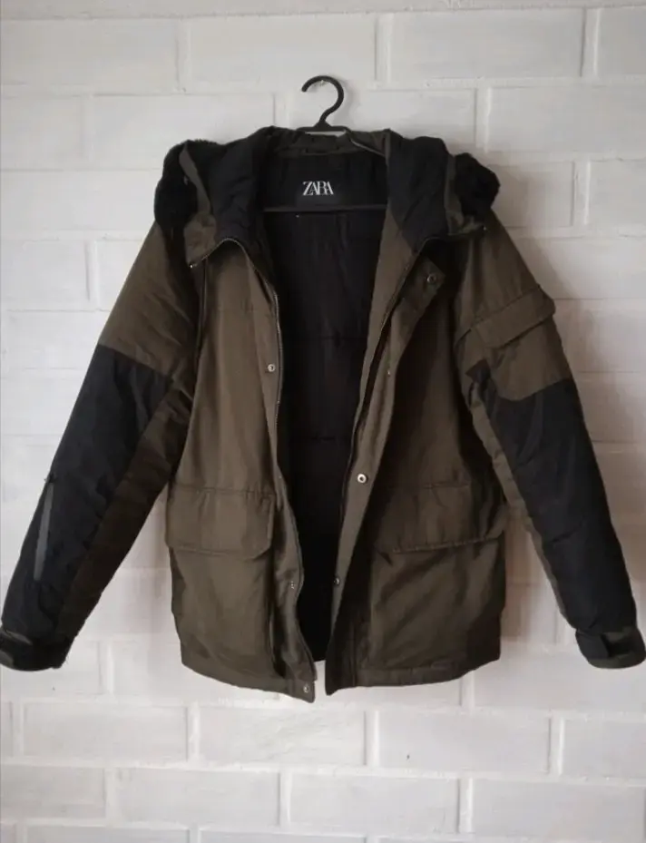 Parka verde con capucha Zara - 1